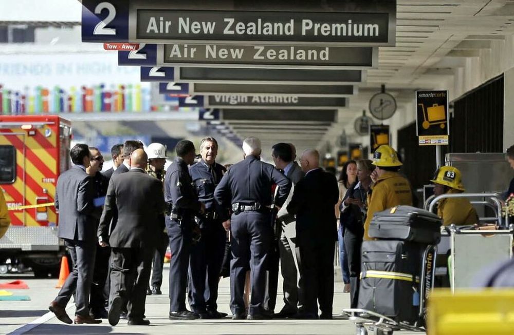 Los Ángeles: pánico, un muerto y 7 heridos por un tirador en el aeropuerto