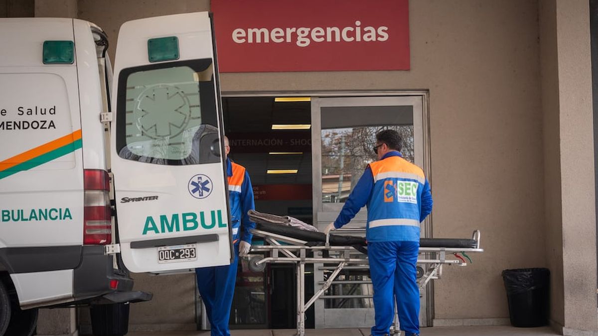 Un hombre resultó gravemente herido al caer de una altura de cuatro ...