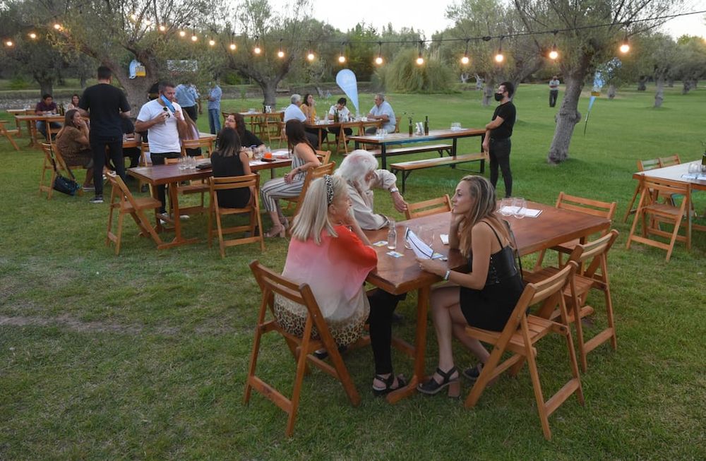 En la bodega Trapiche se realizo una nueva propuesta de verano de Sunsets verano en Maipú. Foto: José Gutierrez / Los Andes