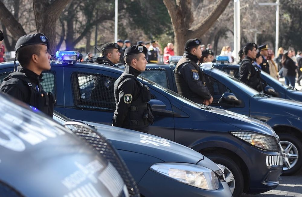 En la Legislatura avanza un proyecto que modifica el protocolo de uso de armas de fuego y también habilita la reincorporación de efectivos retirados.&nbsp;