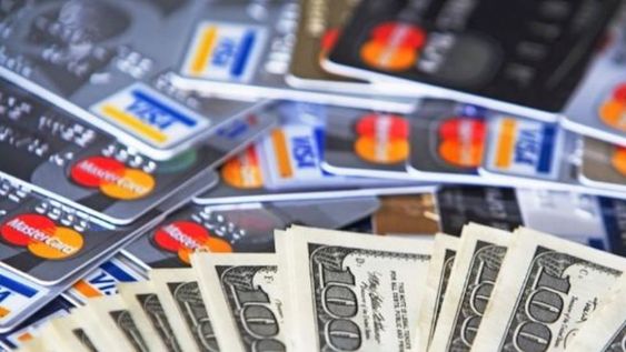 Reducción del Impuesto País: qué pasará con el “dólar turista” y las plataformas de streaming