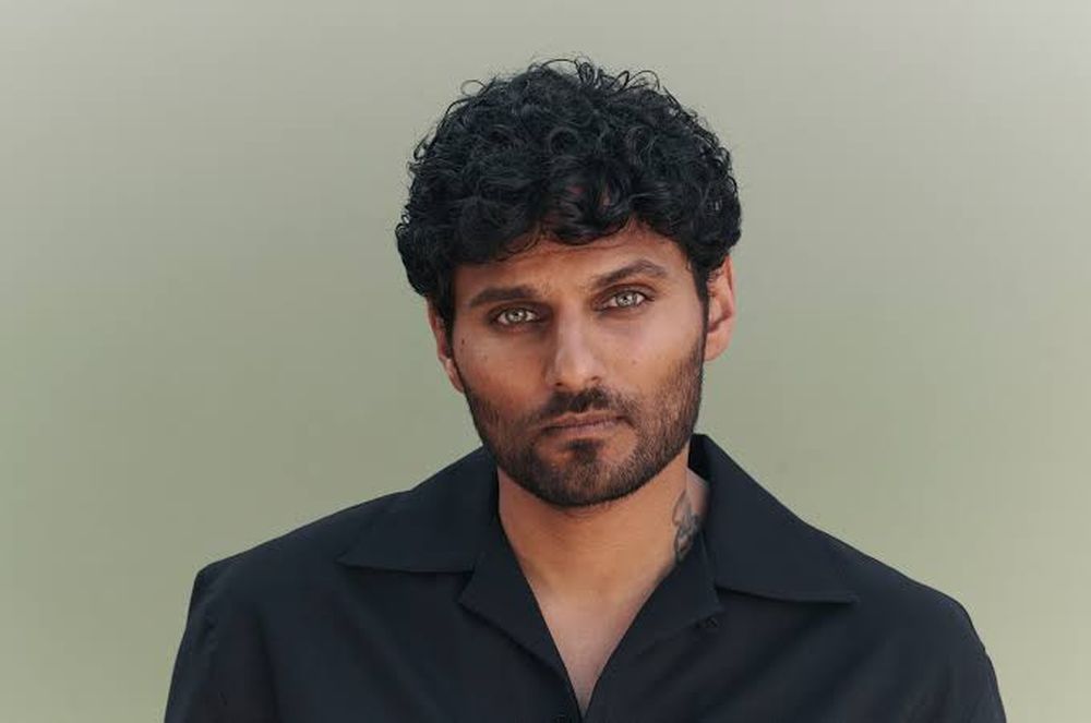 El conductor de la nueva serie de Netflix es Jay Shetty, el exmonje hindú convertido en empresario,