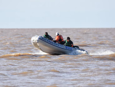 Hallaron un cuerpo en Uruguay e investigan si es uno de los pescadores desaparecidos en el Río de la Plata