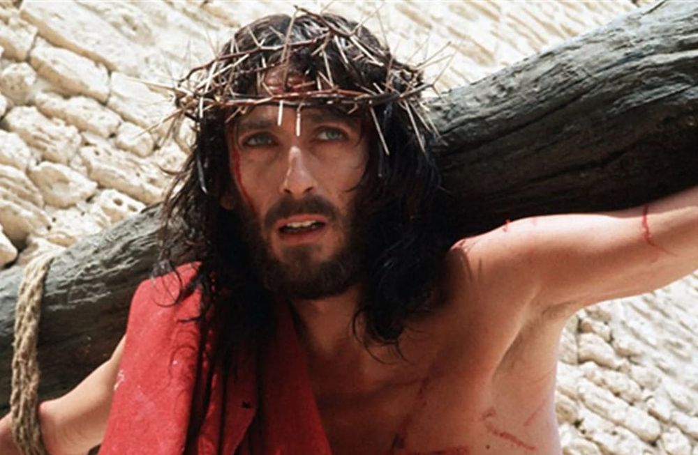 "Jes&uacute;s de Nazaret" (1977) tuvo gran impacto en todo el mundo. El rostro de Robert Powell se volvi&oacute; insigne para retratar al Jes&uacute;s moderno.&nbsp;
