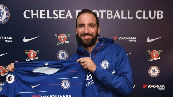 El Pipita Higuaín firmó su contrato y fue presentado en el Chelsea