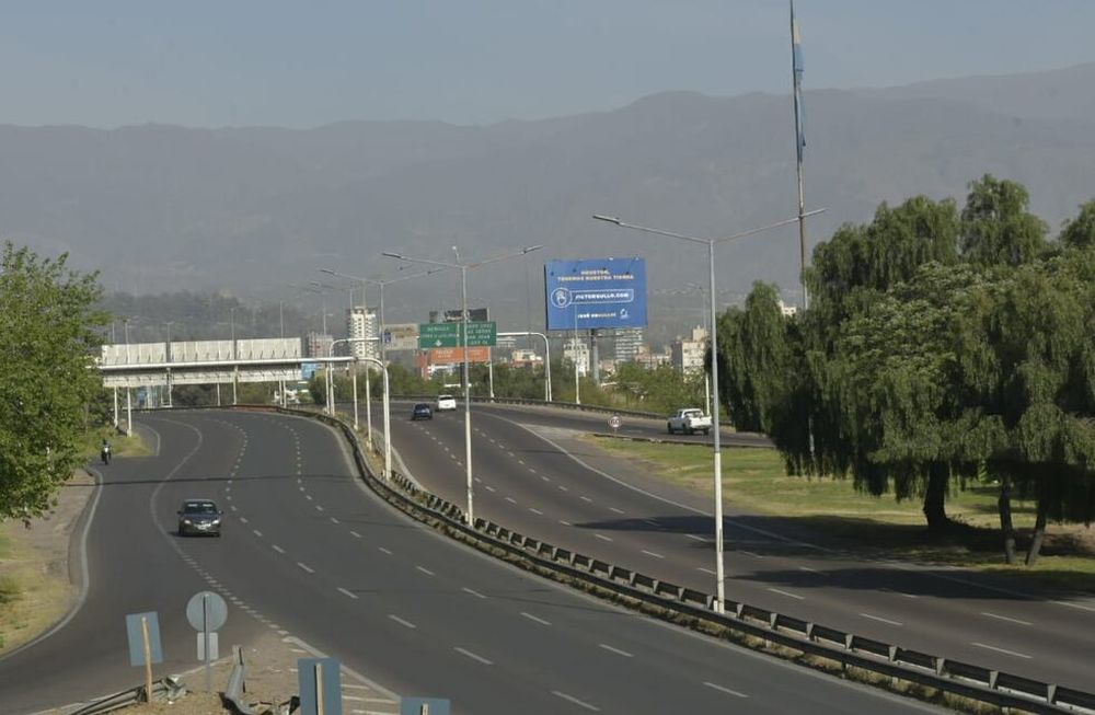 Así amaneció el Acceso Este este lunes. / Orlando Pelichotti