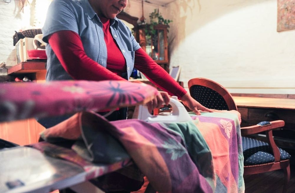 Cuánto cobran las empleadas domésticas en marzo con el último aumento