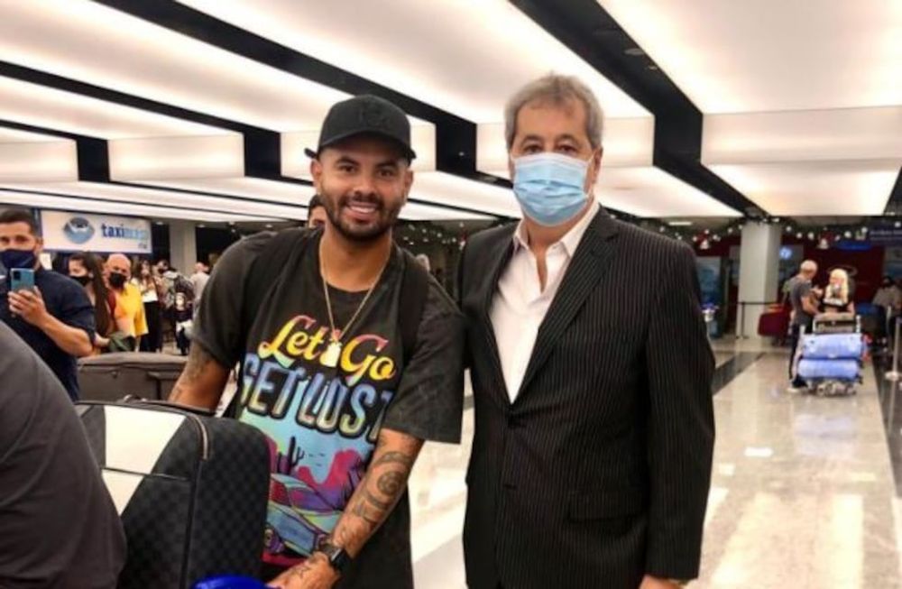 Edwin Cardona llegó a la Argentina para sumarse a Racing.