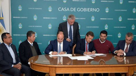 Los Andes | Gobierno Provincial firmó el acuerdo por Potasio Rio Colorado inversores para reactivar la mina Potasio Río Colorado, ubicada en Malargüe.Foto: Orlando Pelichotti