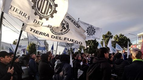 Paro general en Tierra del Fuego por la quita de aranceles para defener 7.000 puestos de trabajo