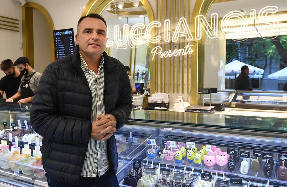 Diego Reyes, junto a sus socios Ángel Berardo (Mar del Plata) y Martín Maffia (Lincoln), son los nuevos franquiciados de esta marca nacida en La Feliz. Foto: José Gutierrez / Los Andes