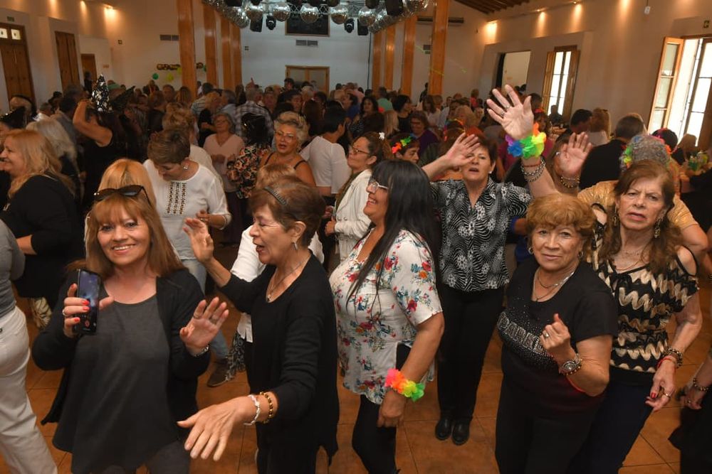 Almuerzos bailables. El boliche para mayores de 50 que se organiza en salones de Mendoza.&nbsp;