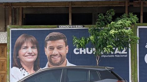 La Libertad Avanza denunció al diputado Gabriel Chumpitaz por el presuento uso indebido de la imagen de la ministra de seguridad, Patricia Bullrich, en los carteles de su campaña. 