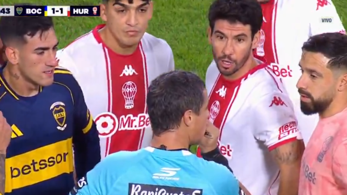 Noche de polémicas en La Bombonera: penales, expulsados, gol anulado por offside, y una mano no cobrada