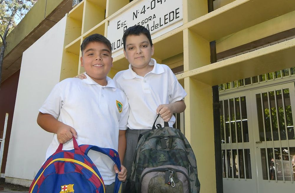 Tras el reencuentro, Román y Joaquín volvieron a compartir su fanatismo por los superhéroes y los videojuegos. | Foto: Orlando Pelichotti / Los Andes