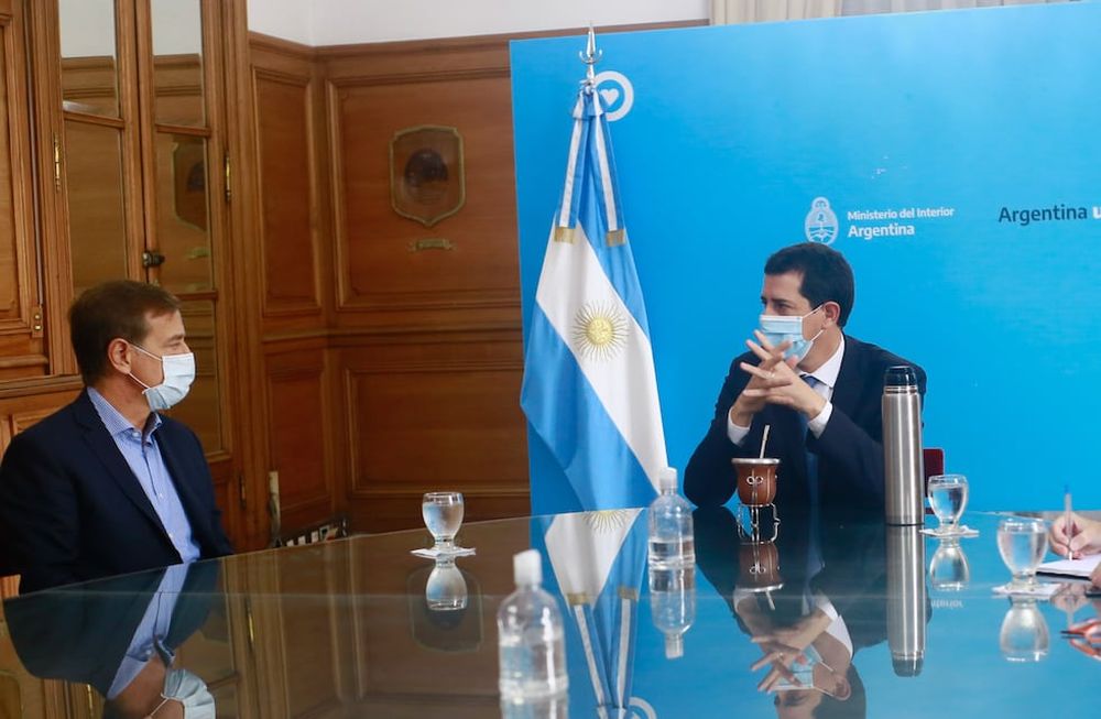 Encuentro. El gobernador Rodolfo Suárez y el ministro del Interior Eduardo de Pedro, se juntaron en la mañana de ayer. El funcionario nacional aceptó la prueba piloto. Foto: Prensa Ministerio del Interior.
