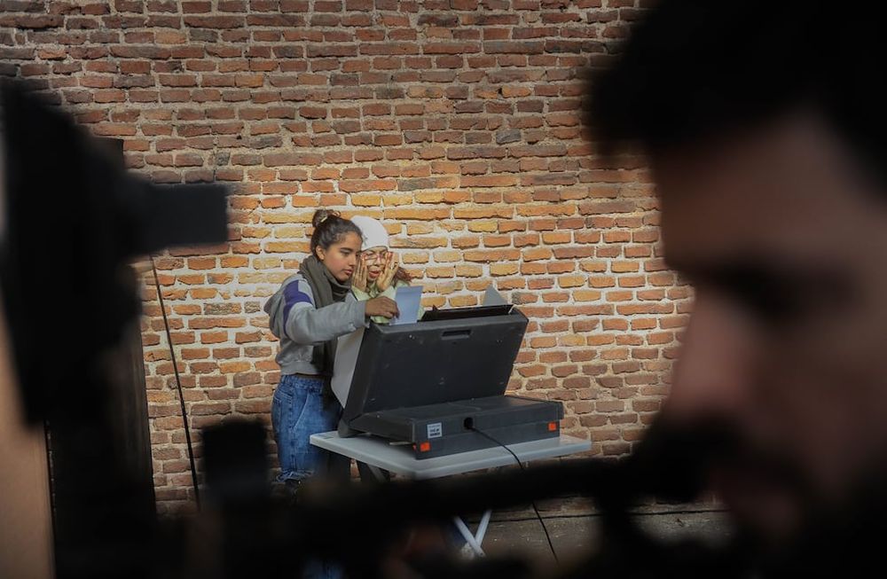 El voto electrónico del domingo 13 de agosto demoró más de lo debido los sufragios en la Ciudad de Buenos Aires. Foto: Federico Lopez Claro