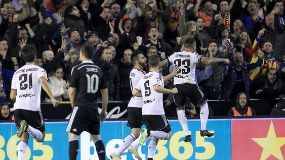 Enzo Pérez debutó con el Valencia en el triunfo frente al Real Madrid
