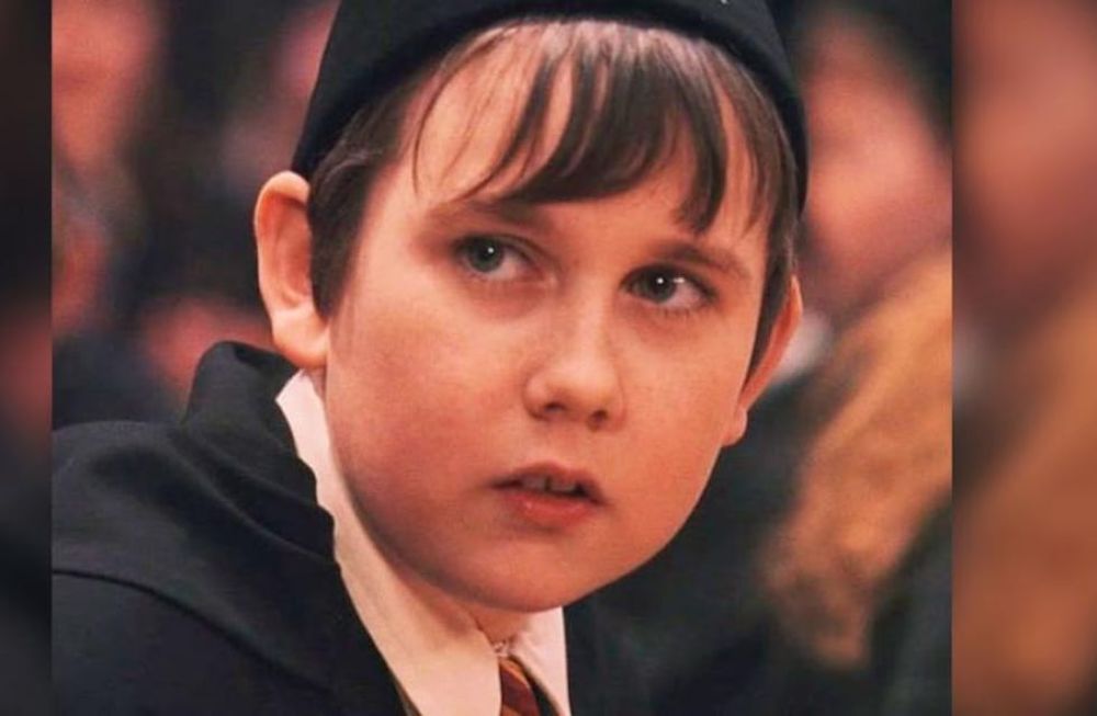 Mirá el radical cambio físico de Matthew Lewis, el actor de “Harry Potter”