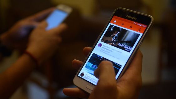 Un fallo frena la regulación por decreto a las empresas de celulares, TV por cable y telefonía - José Gutiérrez / Los Andes