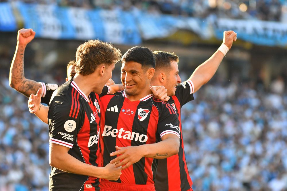 Maximiliano Salas abrió el marcador para River, cuando apenas comenzaba el encuentro.