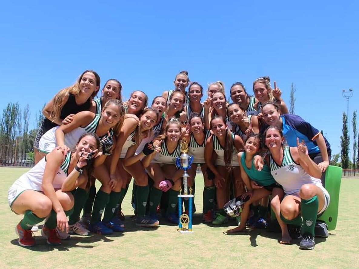 Hockey césped: Maristas se quedó con el oro en el torneo de Clausura de damas mayores