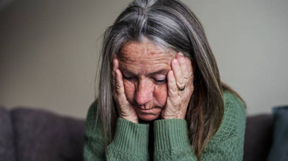 Según la psicología, las personas de 60 y 70 años atraviesan estas 9 batallas silenciosas.