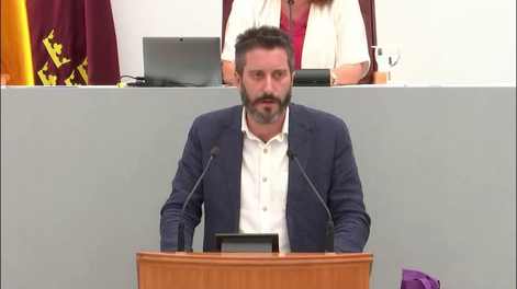 El diputado español Víctor Egío pidió que Milei sea detenido apenas aterrice en Madrid.