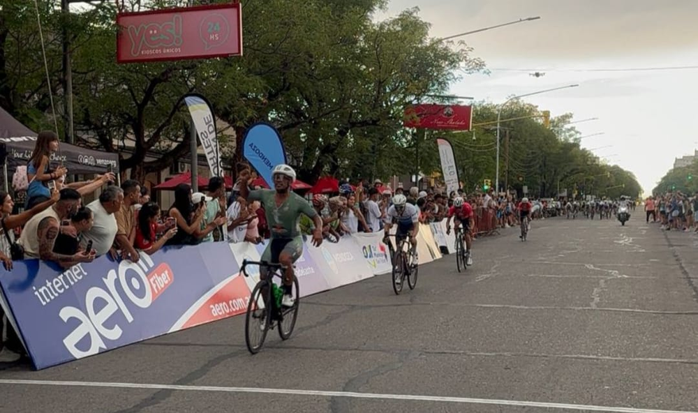 El chivilcoyano Román Mastrángelo impuso su nombre en la segunda etapa del Giro Dorado.&nbsp;