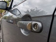 Este tipo de trampas es recurrente cuando el auto se encuentra estacionado.