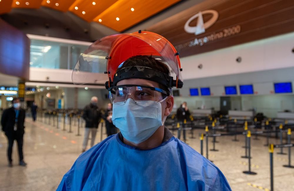 Aeropuertos Argentina 2000 presento las acciones sanitarias que se llevaran a cabo en Mendoza a la espera del retorno de los vuelos. Ignacio Blanco / Los Andes
