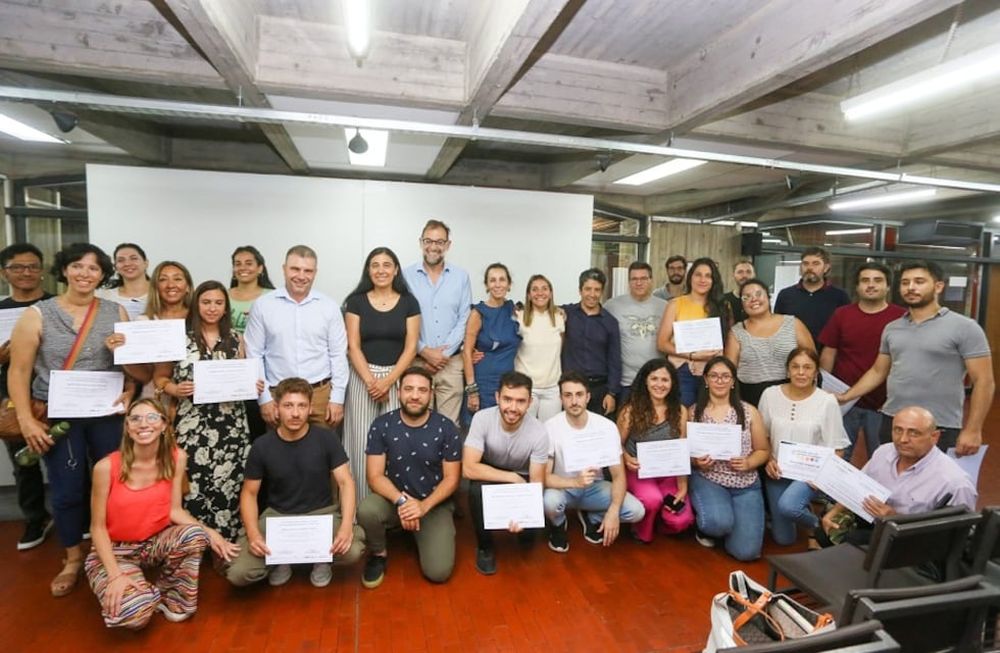 Egresadas y egresados de la tercera edición.