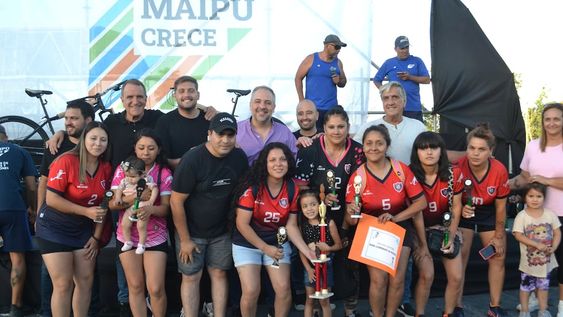 Maipú celebra el cierre de un año a puro deporte con las escuelitas de fútbol