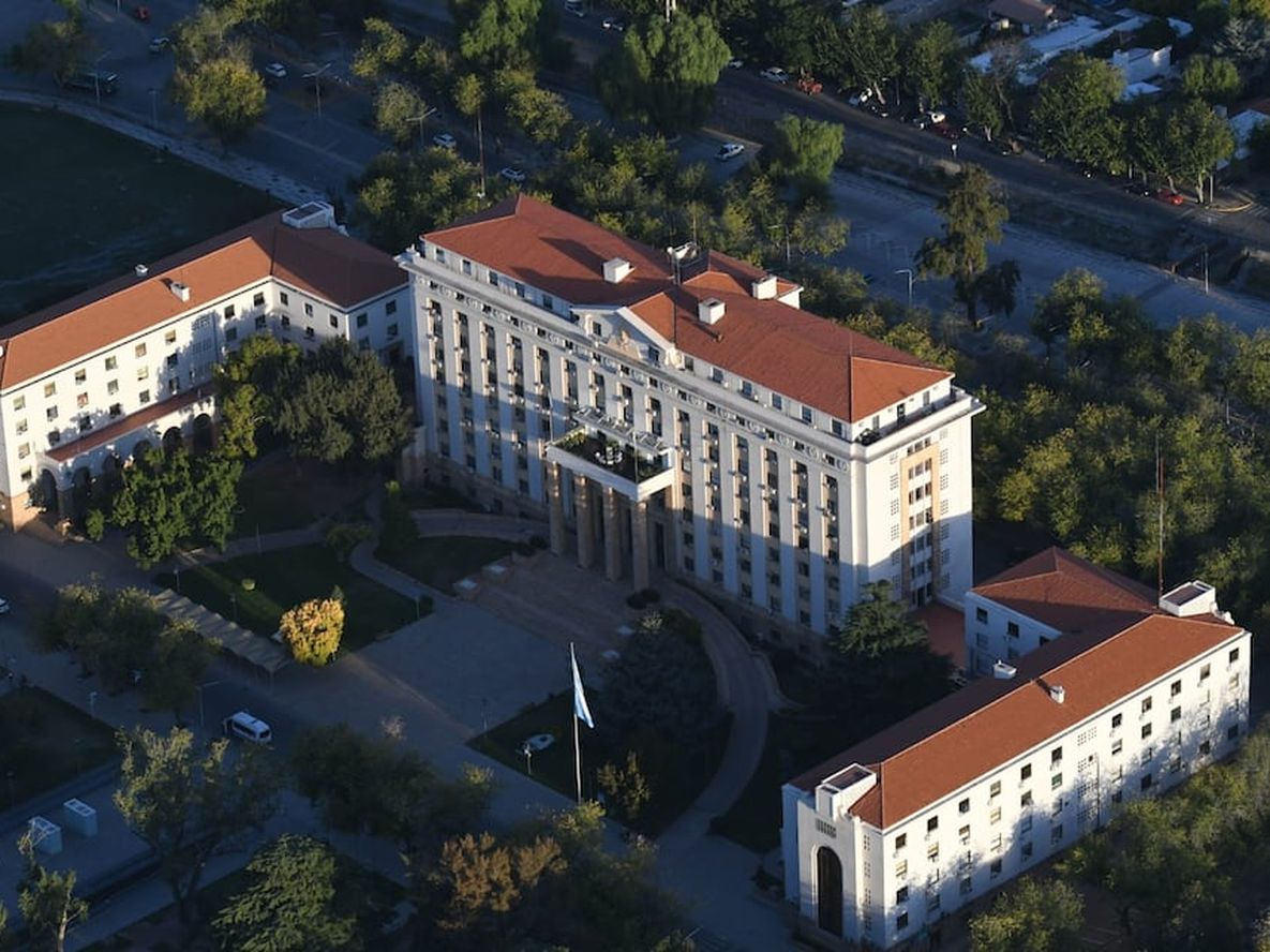 Echaron a tres estatales mendocinos por graves e insólitas faltas.