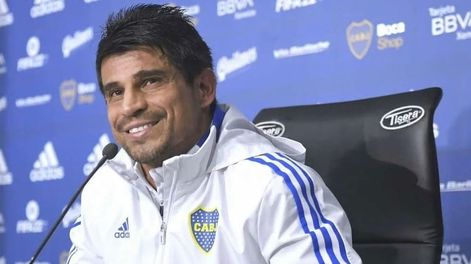 Hugo Ibarra, DT de Boca, habló sobre su decisión de jugar con sus amigos al fútbol o ver el partido del próximo rival Xeneize, Atlético Tucumán. / Gentileza.