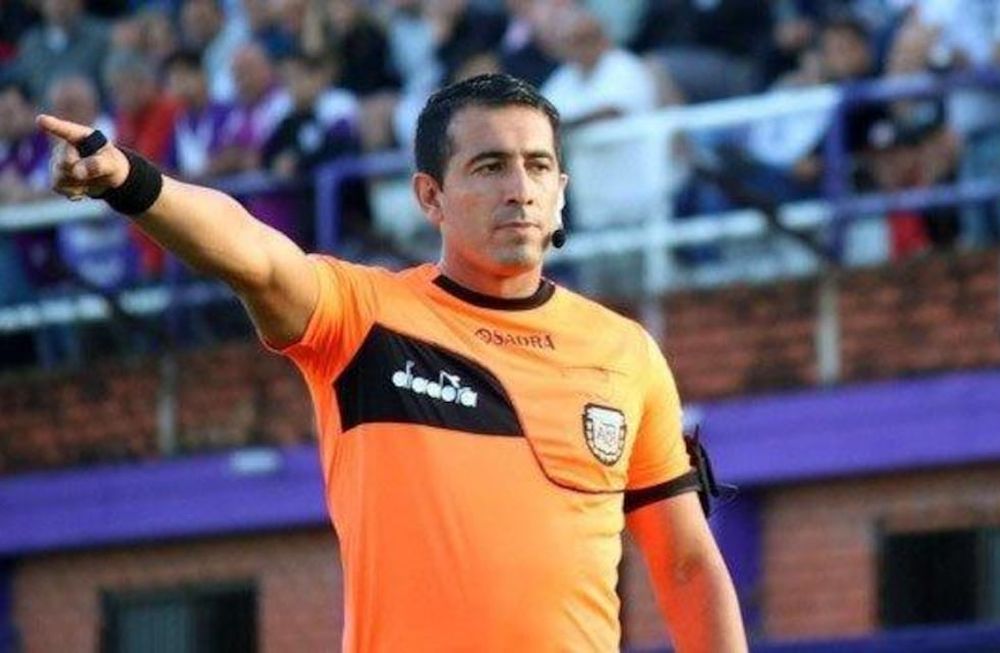 El árbitro Lobo Medina, en la mira por manipulación de resultados