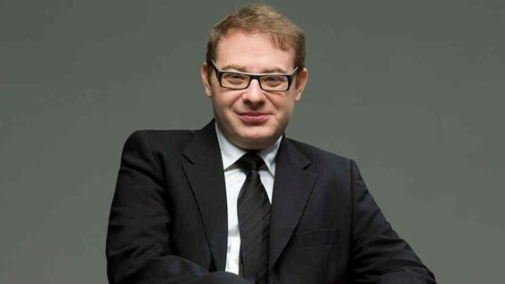 Axel Kuschevatzky decreta una larga vida a las salas: “La gente va a volver al cine en manada”