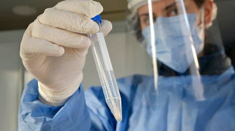 Los Andes | Para evaluar las variantes, en general, se toman muestras en distintos grupos de contagiados y se envían a analizar al Instituto Malbrán. Foto: Orlando Pelichotti / Los Andes