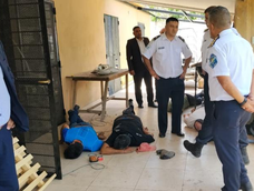 Alto rango de la Policía de Tucumán acusado de sacar presos y ponerlos a trabajar de albañiles. Alto rango de la Policía de Tucumán acusado de sacar presos y ponerlos a trabajar de albañiles.