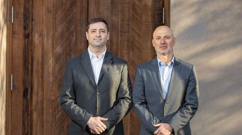 El nuevo presidente del CEM, Martín Calzetta, junto al nuevo vicepresidente, Federico Ostropolsky.&nbsp;