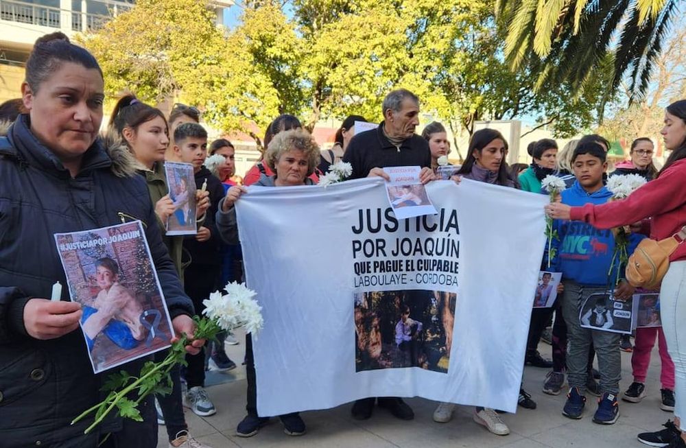 El asesinato de Joaquín generó manifestaciones en reclamo de justicia en la localidad cordobesa de Laboulaye. Fue asesinado a golpes en la cabeza, presuntamente por su mejor amigo.