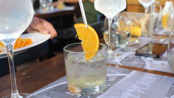 ¿Sos fan del gin o el vermut? ¿Querés aprender sobre destilados? Últimos cupos para el taller de Guarda14