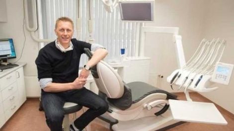 Renunció el DT de Islandia y volvió a su trabajo como dentista