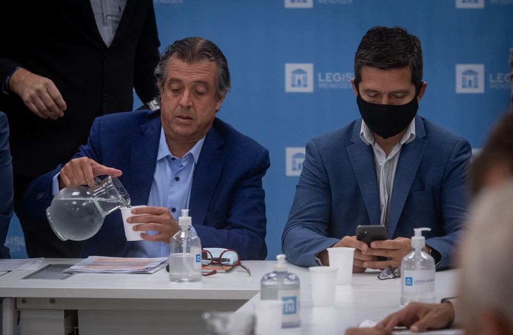 Legislatura de MendozaEl ministro Víctor Ibañez participó en la reunión de las comisiones de Legislación y Asuntos Constitucionales (LAC) de las cámaras de Senadores y Diputados de Mendoza, para explicar el proyecto de ley de Boleta Única Papel. Foto: Ignacio Blanco / Los Andes