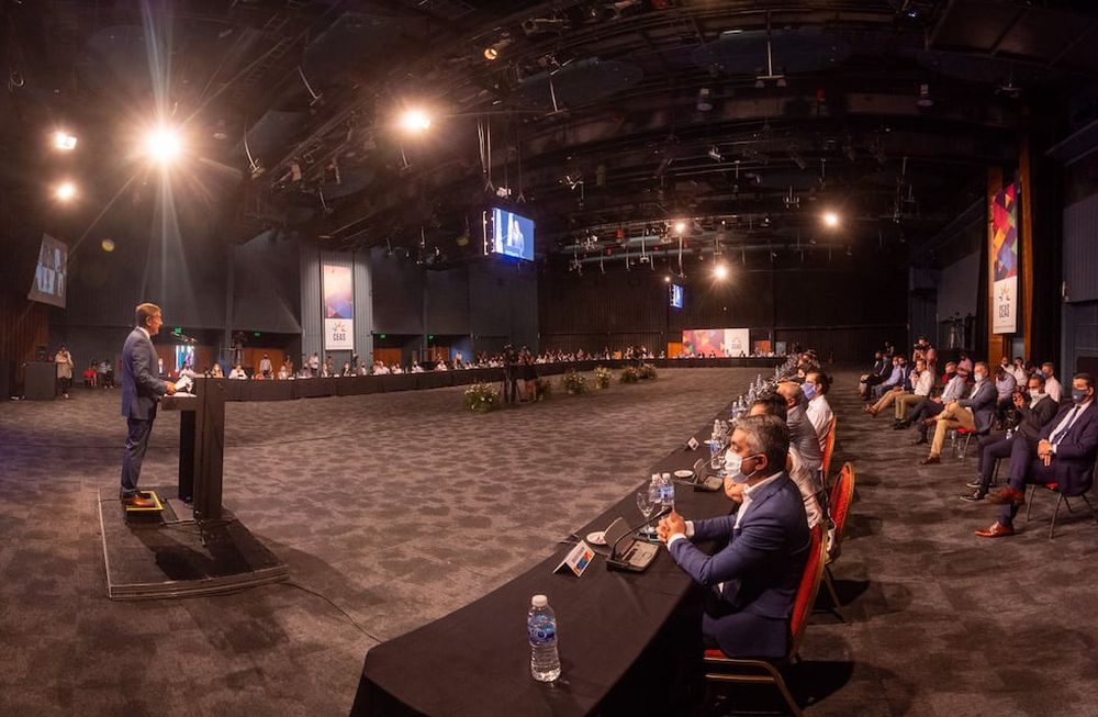 Sin consenso. El gobernador, Rodolfo Suárez, necesita el apoyo de los empresarios para abrir el debate en la Legislatura. Foto: Gentileza Gobierno de Mendoza.
