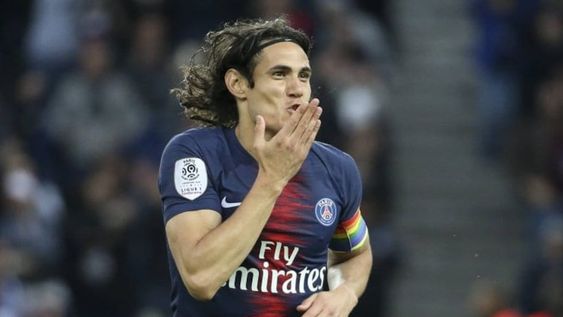 Edison Cavani: Quiero colgarme del alambrado como lo hizo el Manteca Martínez, declaró cuando le consultaron sobre la chance de vestir la camiseta de Boca Juniors.