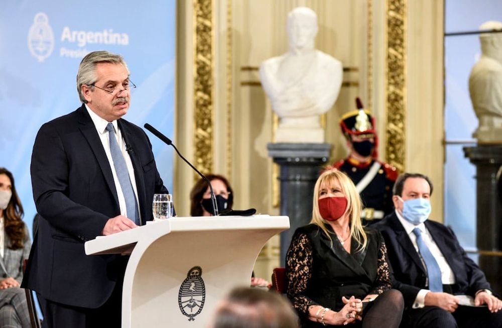 El 29 de julio pasado, Fernández presentó a la comisión de juristas que iba a asesorarlo para reformar la Justicia. Uno de ellos es el mendocino Omar Palermo.