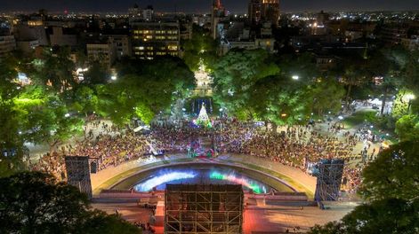 Los Andes | Con dos noches mágicas, más de 15 mil personas celebraron la Navidad en la Ciudad