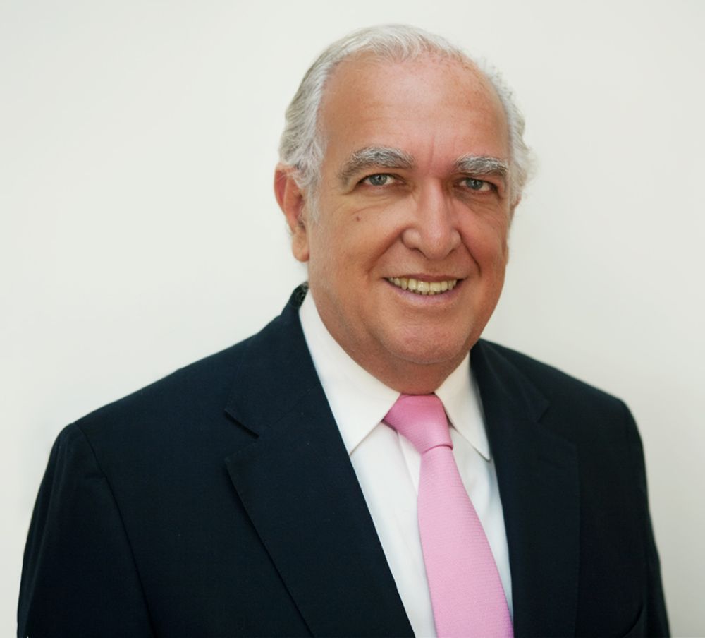 Ricardo Rodolfo Gil Lavedra: abogado, juez y político argentino.