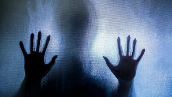 Increíbles historias de cinco famosos y sus casas fantasmales